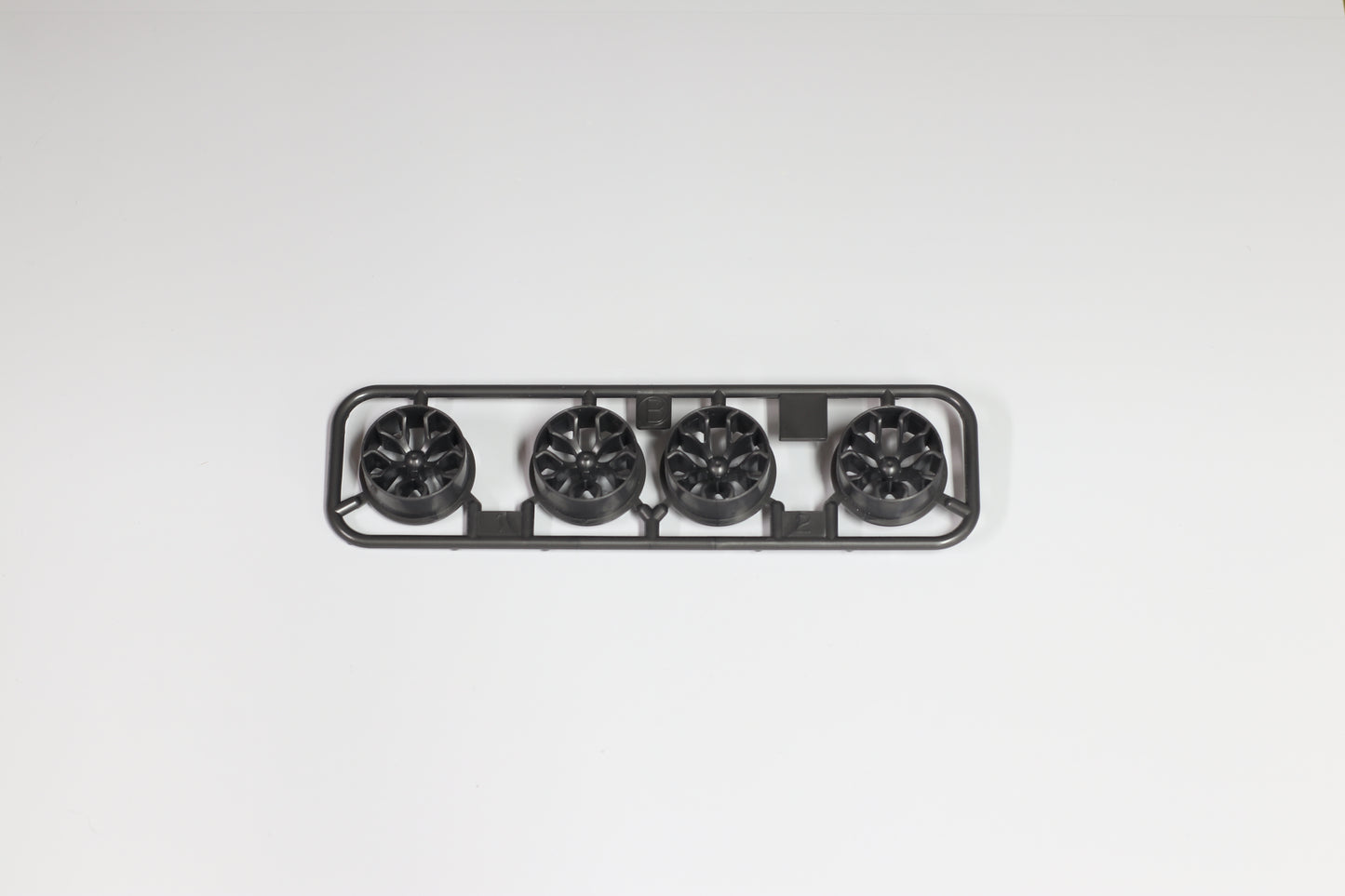 Tamiya Medium Dia. Y Spoke Wheels (Dark Gray)