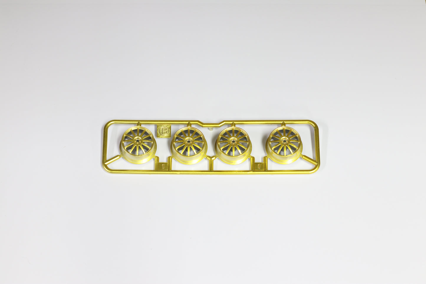 Tamiya Medium Dia. Fin Wheels (Gold)